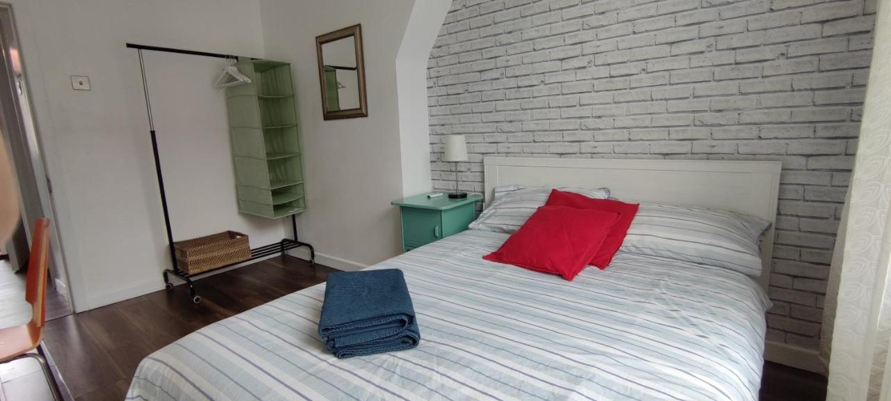 Location Location Location, Whole Apartment For You! London Exterior photo