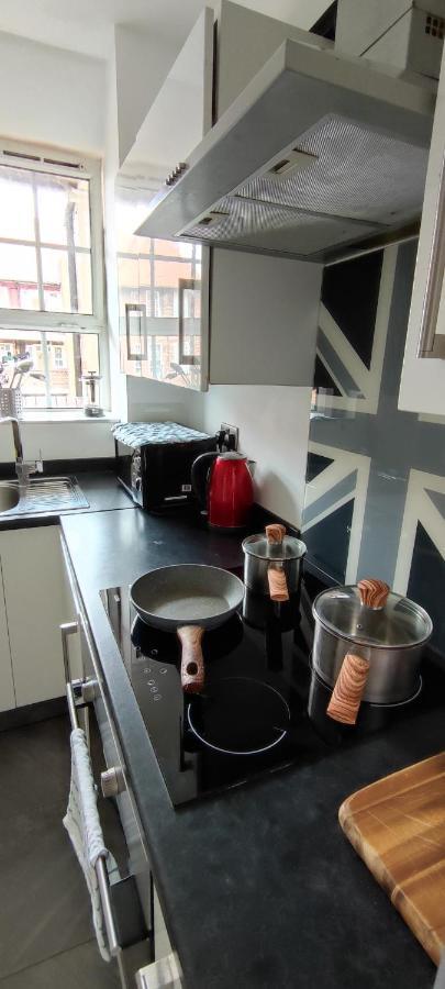 Location Location Location, Whole Apartment For You! London Exterior photo